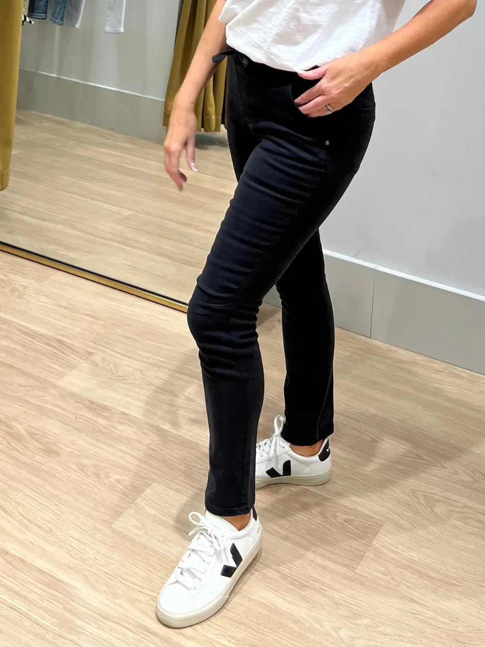 London Stretch Jogger Jean - Black